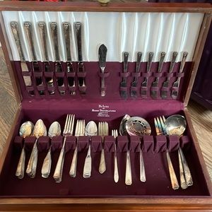 DeLuxe by Home Decorators silver platted flatware in antique velvet lined box